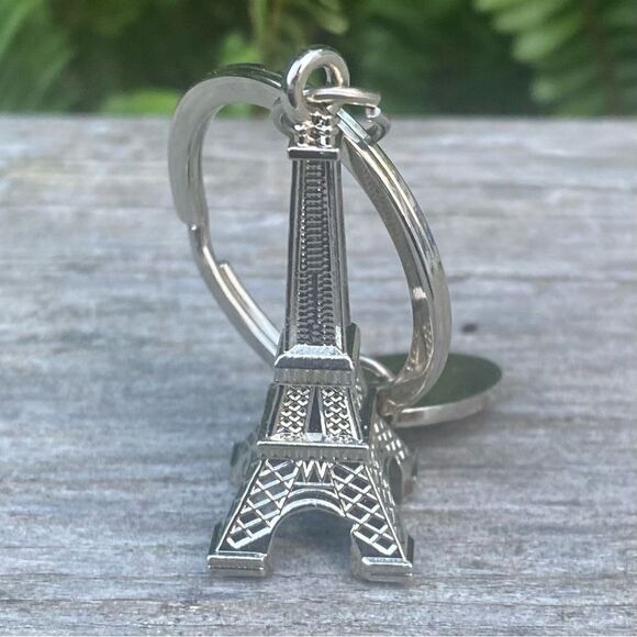 Eiffel Tower Paris Silver Keychain/Bag Charm w Oval Charm NWOT France Bonjour - Picture 1 of 4